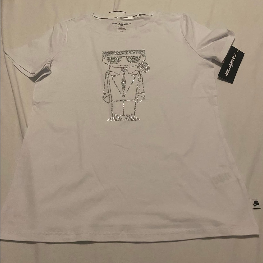 Never worn. Smoke and pet free home